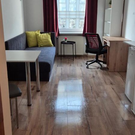 Hostel Tulip - Pokoj Jednoosobowy Nr 1 Ze Wspolna Lazienka I Kuchnia Szczecin Exteriör bild