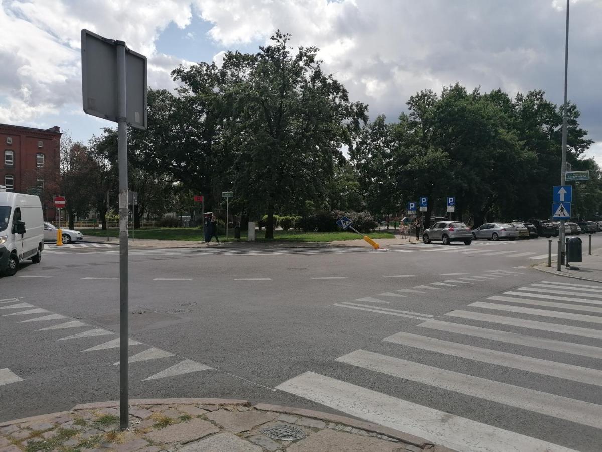 Hostel Tulip - Pokoj Jednoosobowy Nr 1 Ze Wspolna Lazienka I Kuchnia Szczecin Exteriör bild